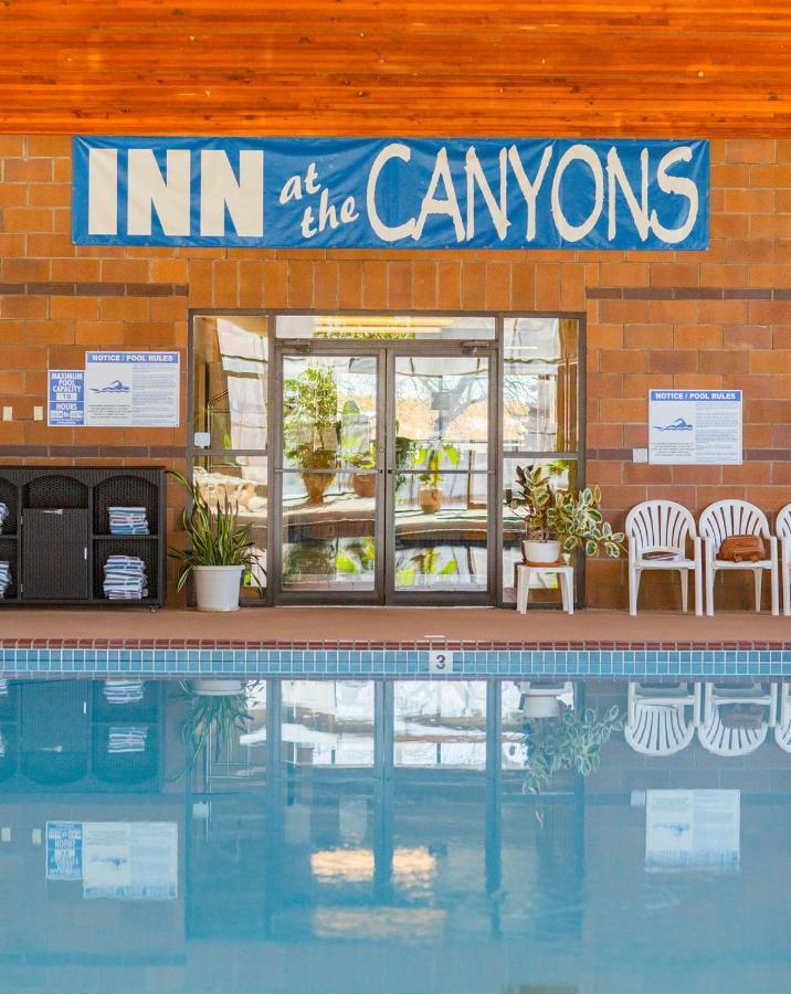 Inn At The Canyons Monticello Exterior foto